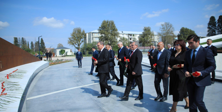 Gəncə Memorial Kompleksi ziyarət olunub